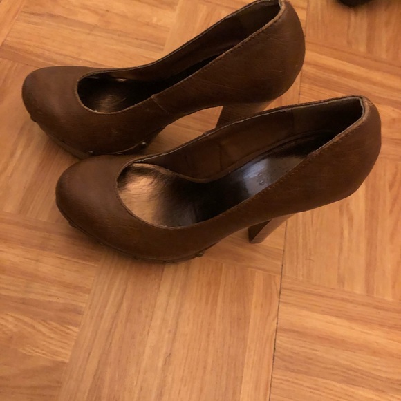 Heels - Picture 2 of 3